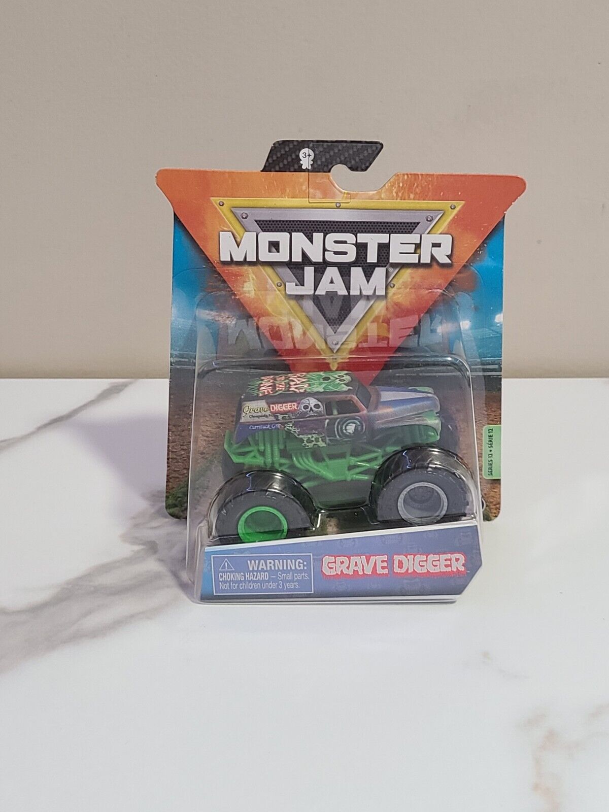 GRAVE DIGGER WRECKLESS TRUCK FROM SPIN MASTER BLACK SERIES 12 INCLUDES WRISTBAND