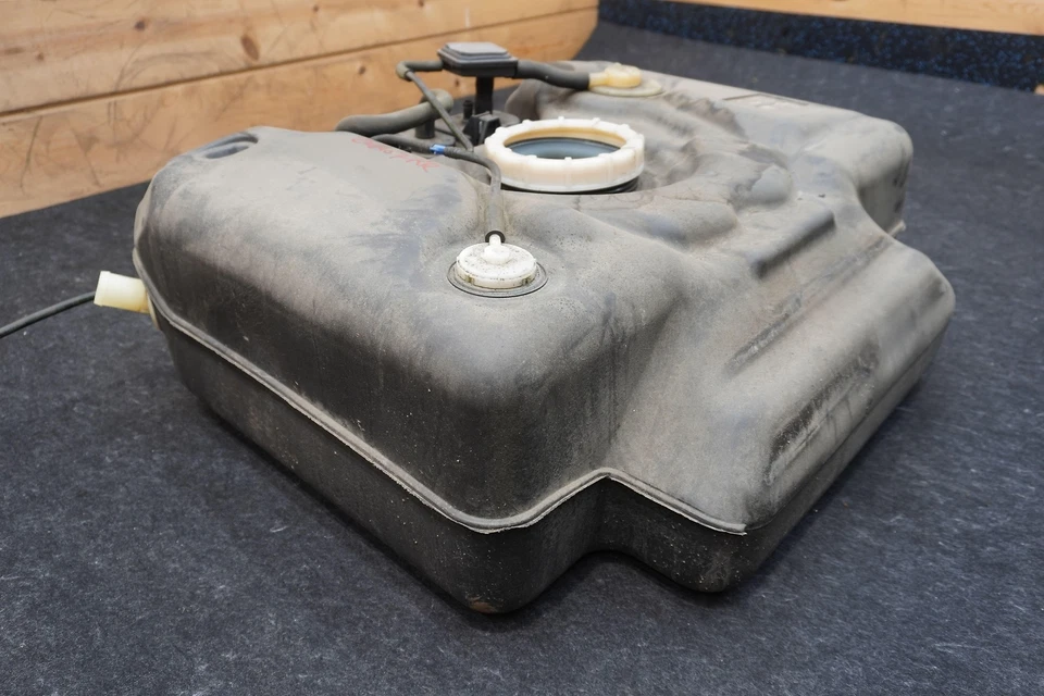 Conjunto de tanque de combustible trasero OEM 05290097AC Dodge Viper SRT-10 Gen 3 2003-2008 Foto 2 de 4