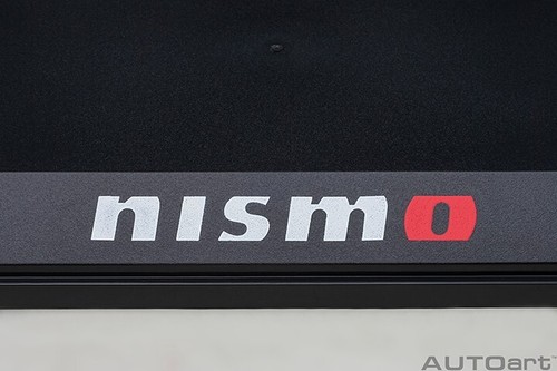 1/18 Clear Cover & Base Plate Set for Nismo Model Car by AUTOart 90049 - Picture 6 of 8