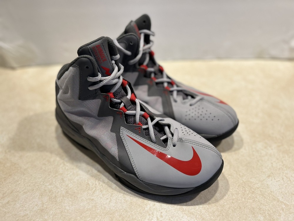 Nike AirMax Sneakers Studder Step 2 NBA Basketball Shoes 653455-005