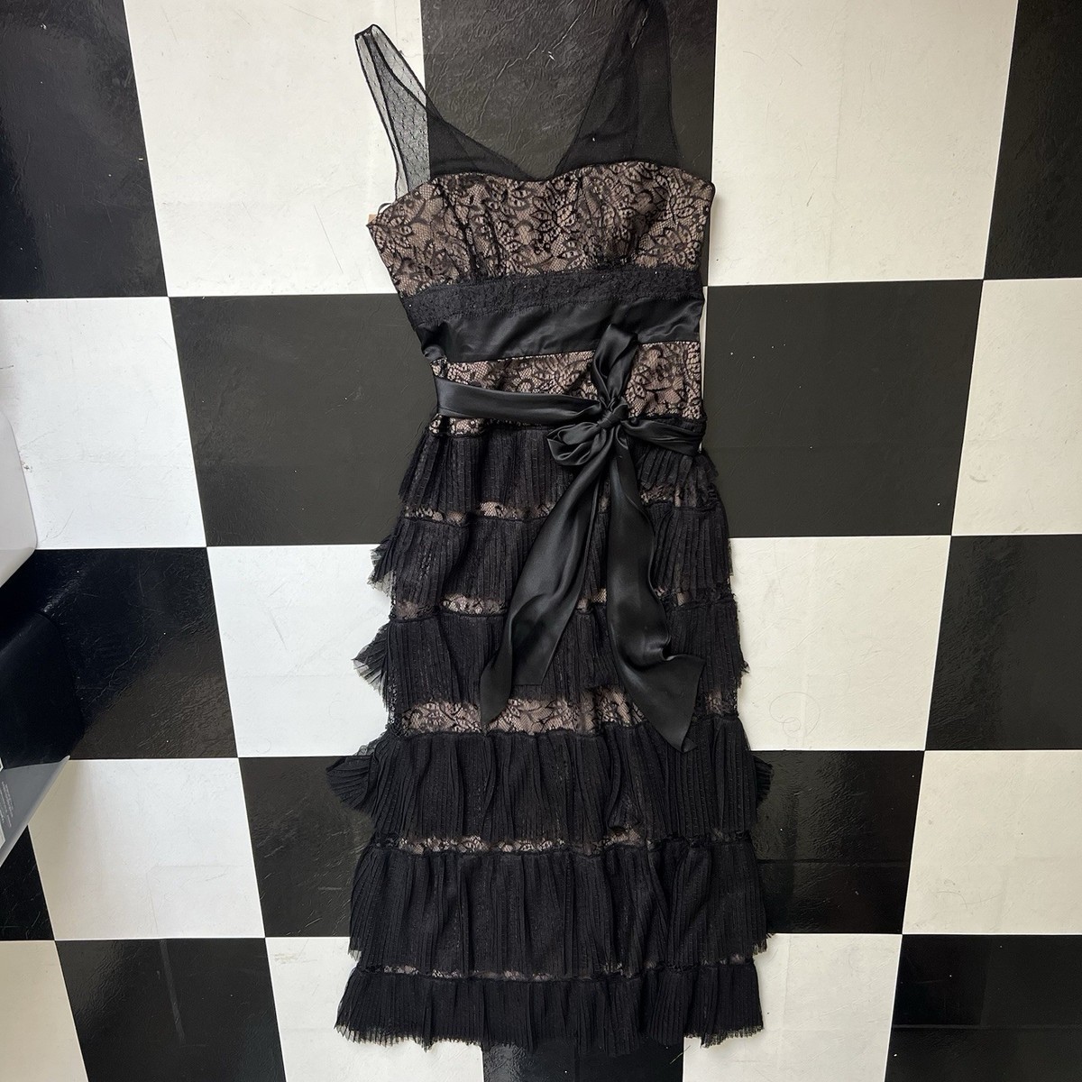 chinese dress ladies Lace Strapless V Neckline Gown  BCBGMAXAZRIA