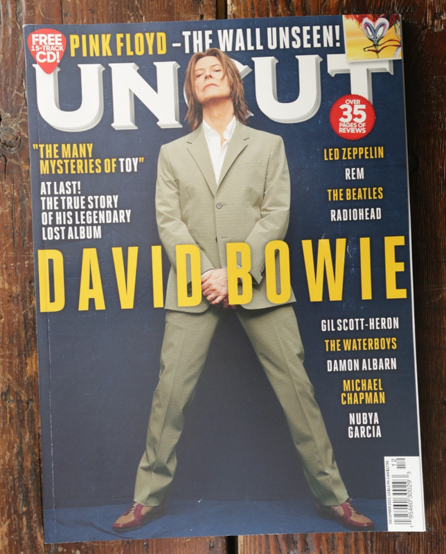 UNCUT MAGAZINE Take 295 DECEMBER 2021 David Bowie PINK FLOYD Led Zeppelin Used
