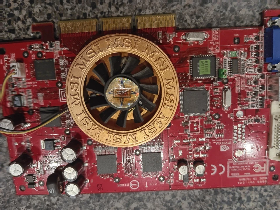 Tarjeta AGP MSI 8888 Ver 20A MX440-VTD8X 64M Video VGA DVI NVIDIA Geforce4 MX440 Foto 2 de 4