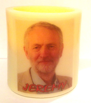 Jeremy Corbyn elektronische flackernde Wachskerze