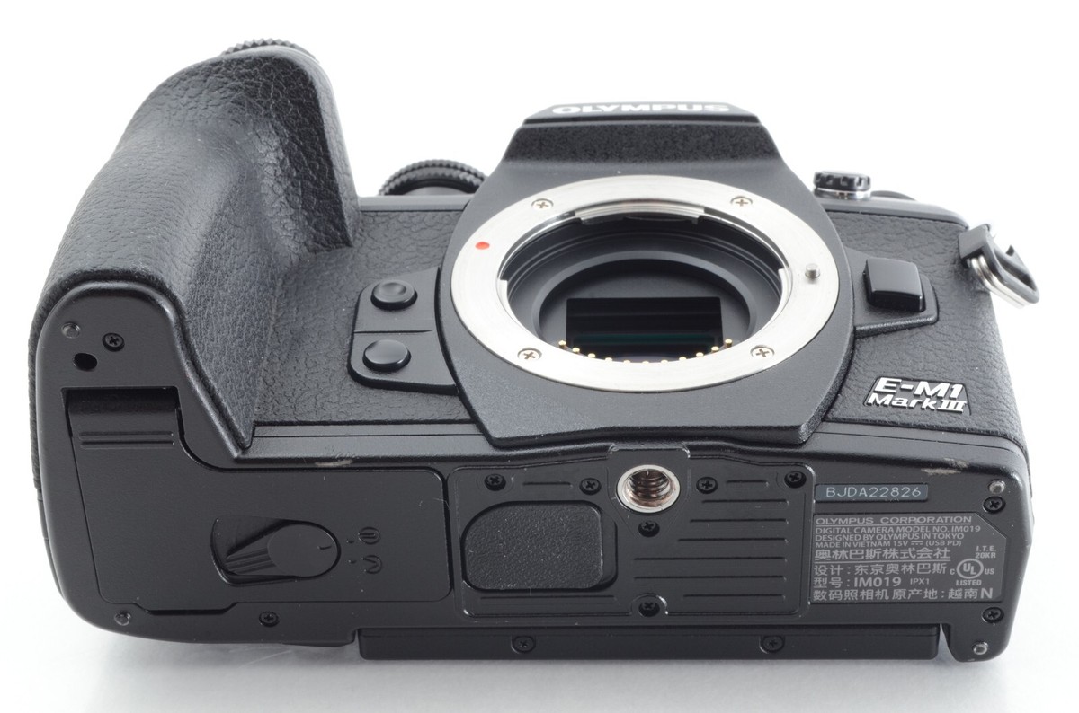 2,277 Shot!! Excellent** OLYMPUS OM-D E-M1 Mark III Body 2,277 Shot!! Excellent** OLYMPUS OM-D E-M1 Mark III Body