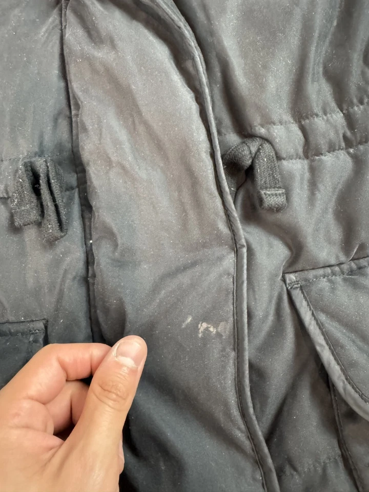 Chaqueta acolchada resistente al agua con capucha de piel sintética negra L Abercrombie & Fitch para mujer Foto 4 de 4