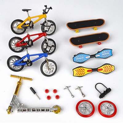 Mini Griffbrett Zwei Finger Skateboard Skate Ramp Skatepark Kinder Spielzeug Set