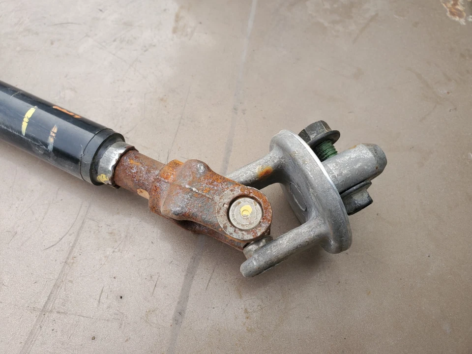 2007 2013 Chevy Truck Pickup Intermediate Steering Shaft Assemby Sierra Tahoe - Image 2 of 4