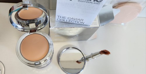 La Prairie Skin Kaviar Concealer & Foundation N10, SPF 15 - Picture 4 of 7