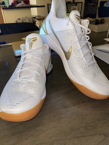 nike kobe 12 gold
