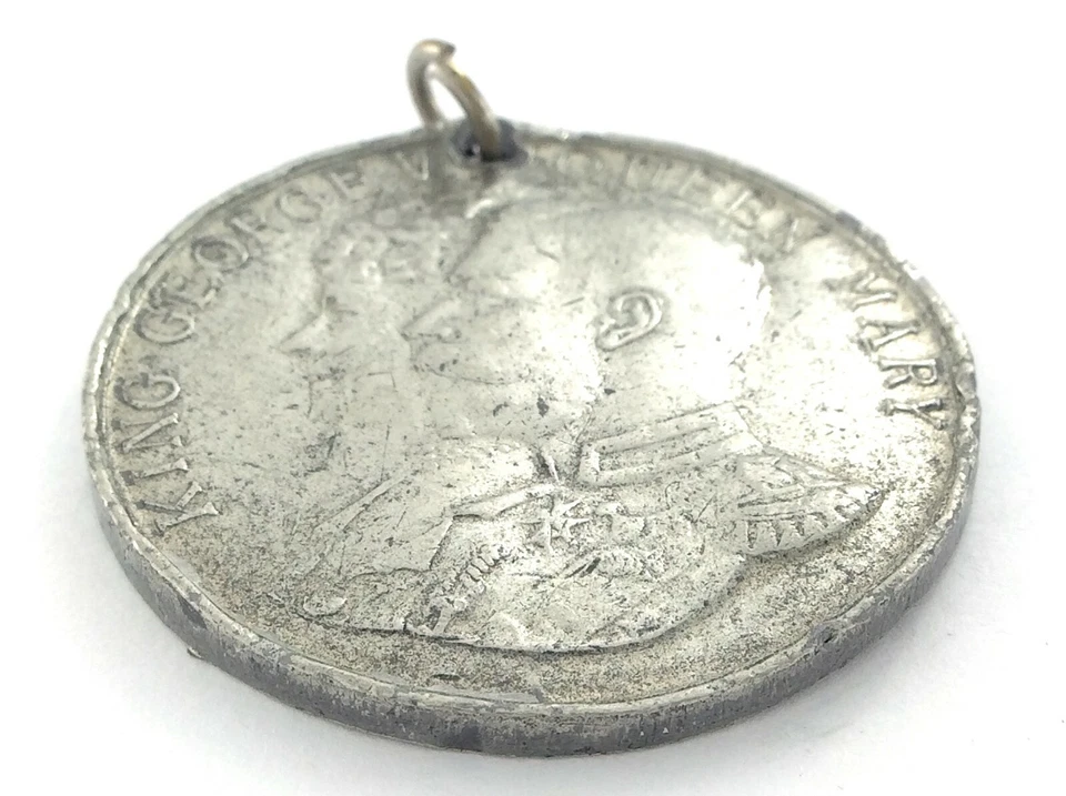 King George V 5th Fifth May 6 1935 Silver Jubilee Medal Pendant L276 - Image 2 of 4