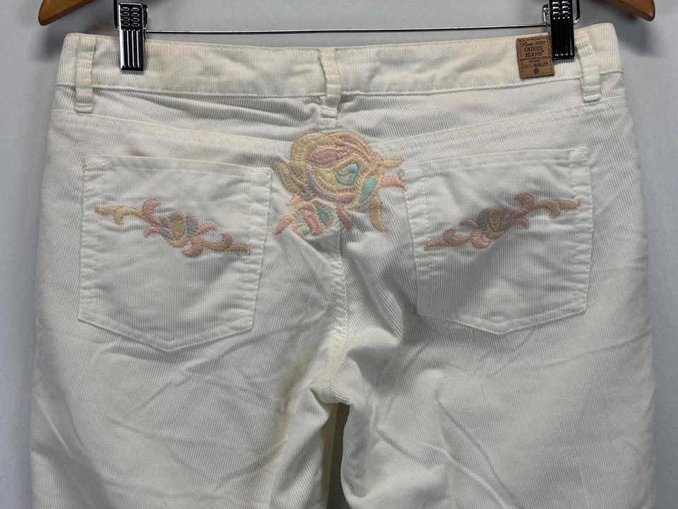 Pantalones acampanados de pana Guess de colección 29 bordados Y2K para mujer marfil Foto 4 de 4