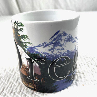 Oregon AmericaWare Larger 3D Coffee Cup Mug Lighthouse Scene 3.75'' Diam. 2015