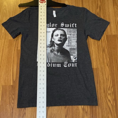 Taylor Swift Reputation Stadium Tour T Shirt Gray Size Small Concert Tee - Picture 5 of 7