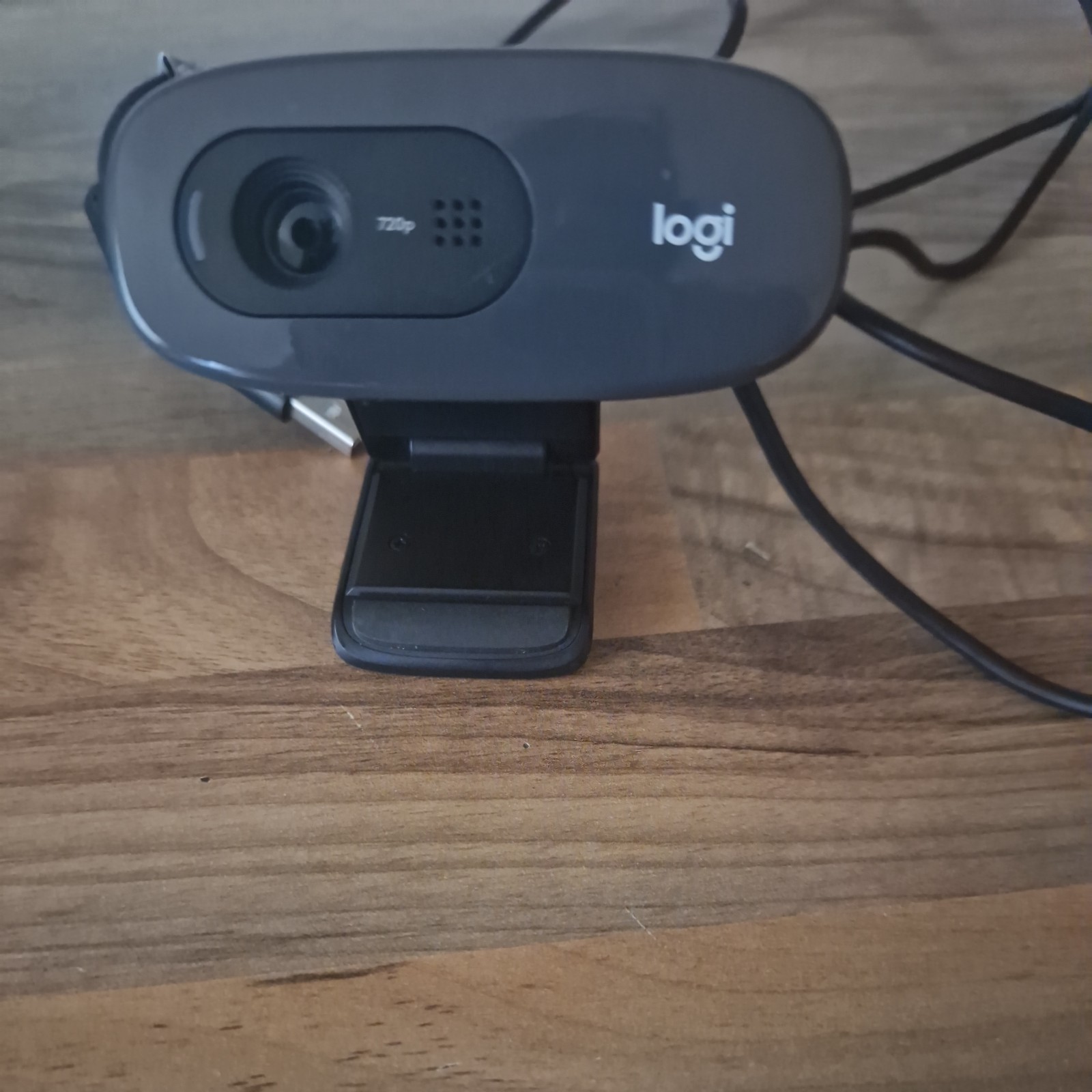 Logitech C270 HD Webcam HD 720p/30fps Widescreen Video Auto-Light Correction (i)