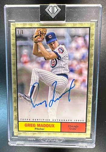 2025 Topps Transcendent Greg Maddux #61S-GM 1961 Auto SuperFractor 1/1
