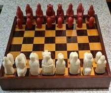 Isle of Lewis White & Red Resin Chess Set & Mahogany Board with storage. 