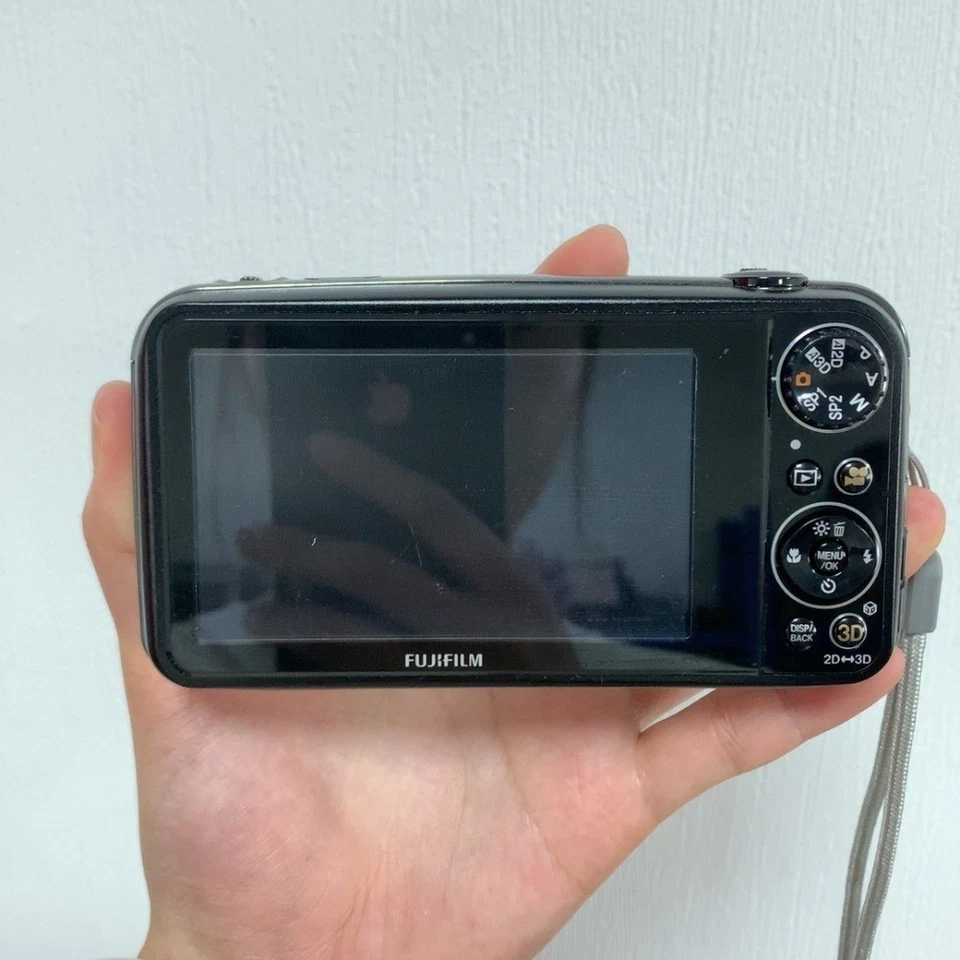 Fujifilm FinePix Real 3D W3 Digitalkamera 10MP 3-fach optischer Zoom Schwarz - Bild 3 von 4