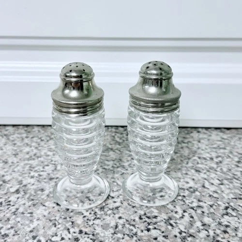 VINTAGE Hazel Atlas Airko Beehive Glass Salt & Pepper Shakers