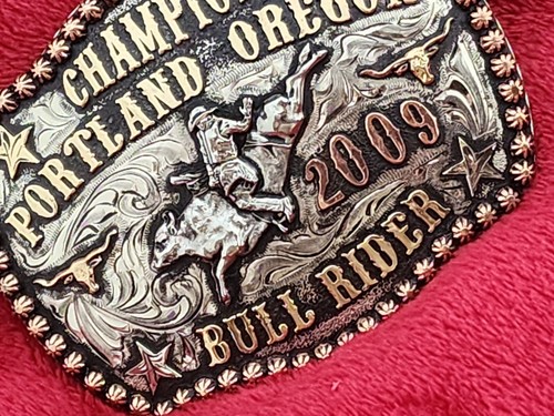 RODEO BULL RIDING CHAMPIONSHIP TROPHY BUCKLE☆PORTLAND OREGON☆RARE☆2009☆624 - Picture 6 of 11