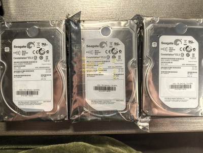 3 x Seagate Concellation ES.3 1TB (SAS), Intern, 7200RPM