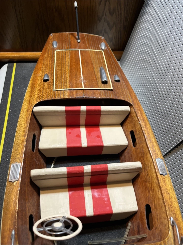 老式 Century 木制遥控船组装 28 英寸 X 9.25 英寸,如 VGC 罕见出售。 — 第 3/4 张图片