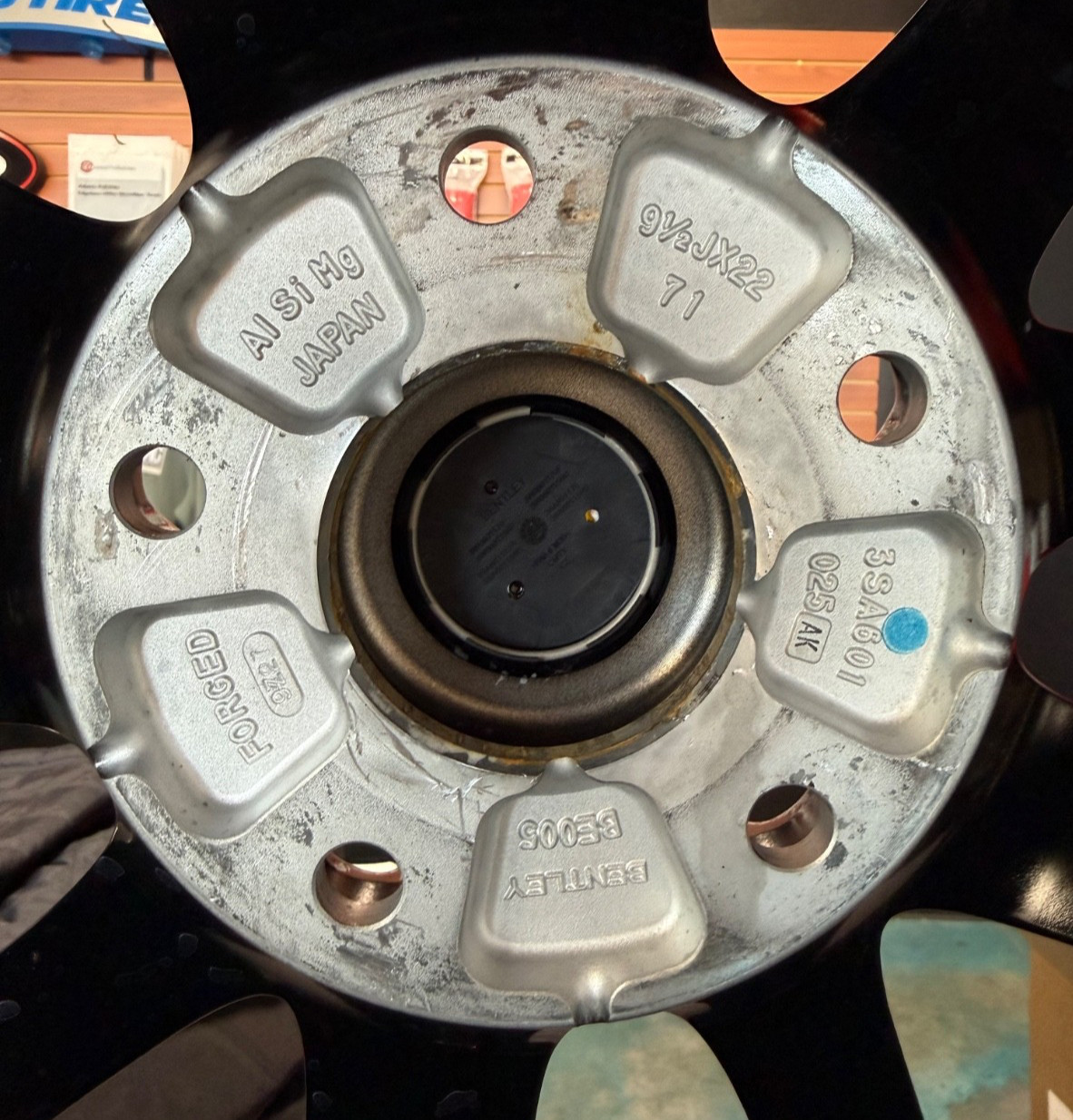Genuine OEM Bentley Continental GT / Flying Spur Wheel Set 22” Part # 3SE601025