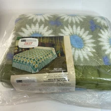 Floral Daisy Blanket  Vintage 1960s Grants NOS Twin USA