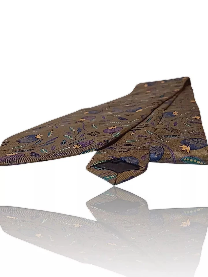 Gravata estrutural rayon, 55" X 4", bronzeada com floral multicolorido. 3,0 - Imagem 3 de 4