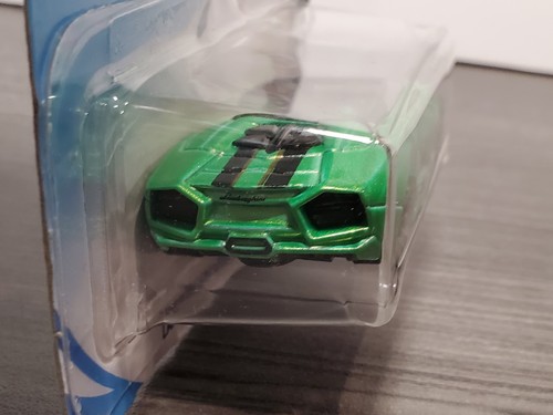 Hot Wheels 2019 Lamborghini Reventon Roadster Green #018/250 1:64 Diecast NIP - Picture 6 of 10