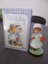 Sarah Kay Sammelfigur Mädchen mit Apfelkorb