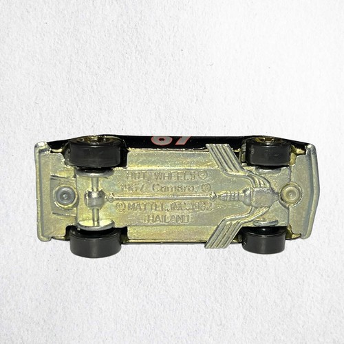 Hot Wheels 1967 Chevy Camaro General Motors 5-Pack Exclusive Hood Opens Gold Blk - Picture 8 of 9