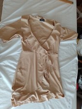 Ladies Dress Pretty Little Thing Size 10 Short Sleeves Beige 25684
