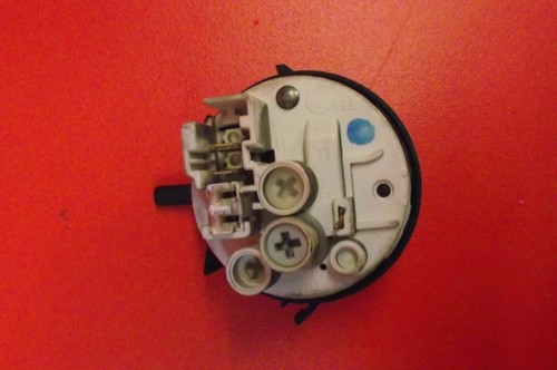 Waschmaschine Whirlpool AWO/D4505 Druckschalter