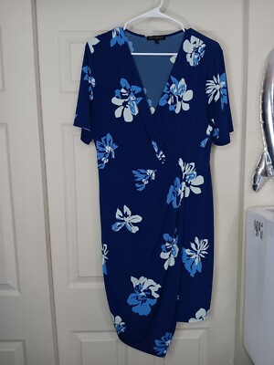 banana republic blue floral wrap dress Banana Republic Womens Pleated Floral Wrap Dress ($148) liked on Polyvore featuring dresses, blue print, petite, flower print dress, short sleeve dress, petite white dresses, white floral dress and blue floral dresses