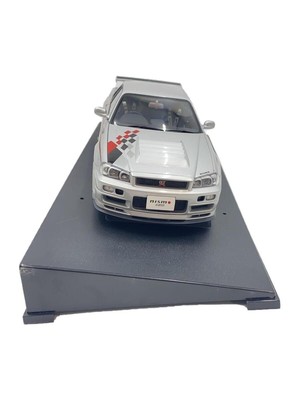AutoArt Silver minicar Preowned