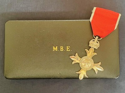 EIIR 1960er JAHRE GEFASST VOLLE GRÖSSE MBE MEDAILLE MIT ETUI DER AUSGABE, ROYAL MINT