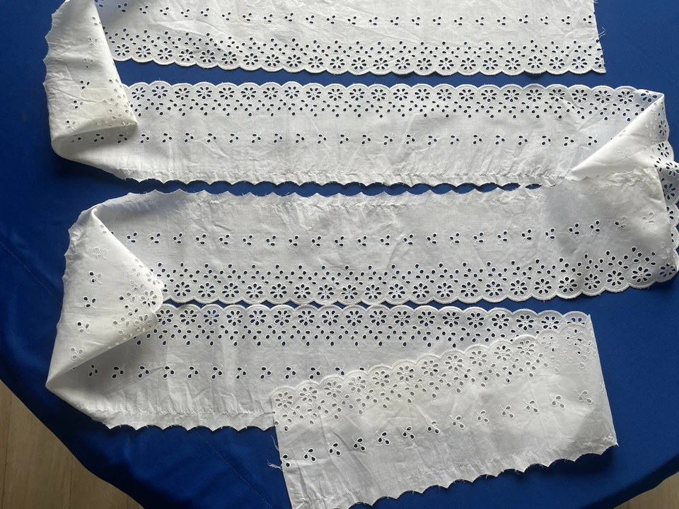 volant jupon ancien  coton , broderie anglaise : 372 cm X 12 cm  ( M5) - Photo 2/3