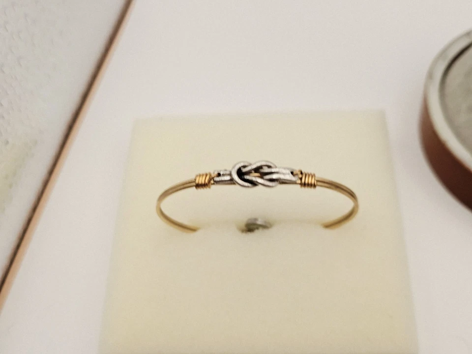 LUCA & DANNI "Love Knot "钢丝手链 - 银色 / 金色 - 小号 - 漂亮 🎁 — 第 2/4 张图片