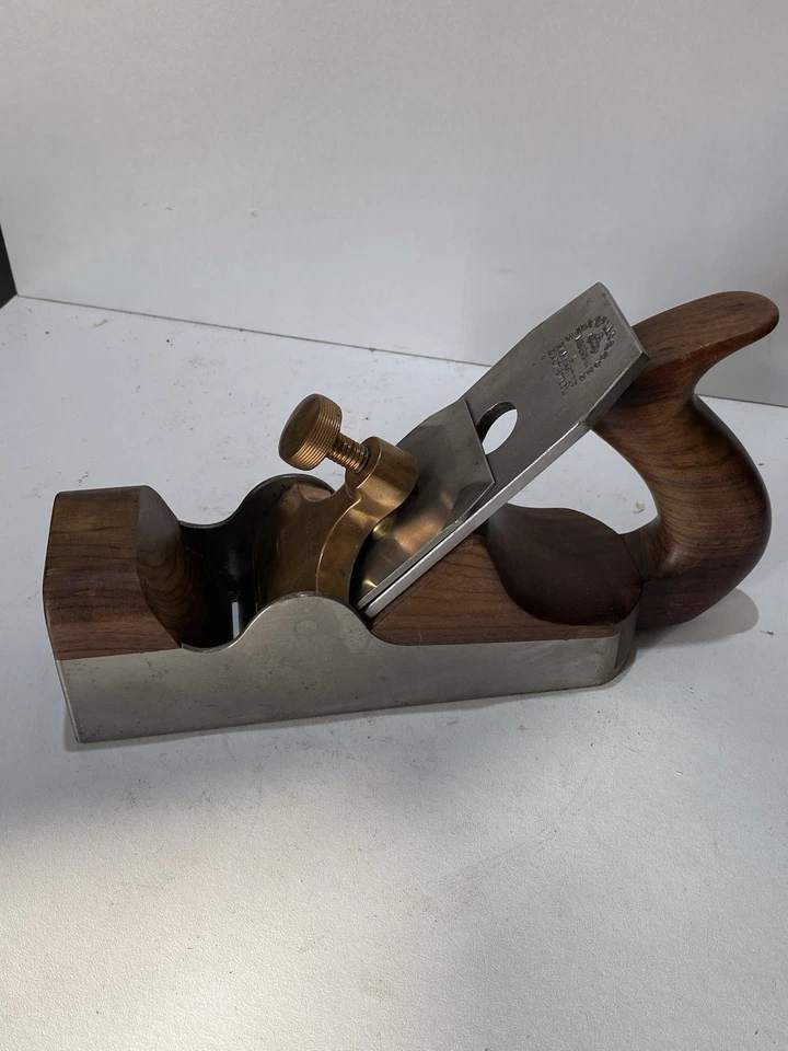Early 1900’s Edward Preston 1371 Smoothing Plane With Dovetailed Sole And 2 1/4” - Image 2 of 4