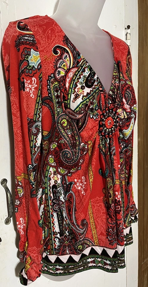 eci New York Mujer Talla S Manga Larga Cuello en V Rojo Estampado Paisley Cuentas Foto 3 de 4