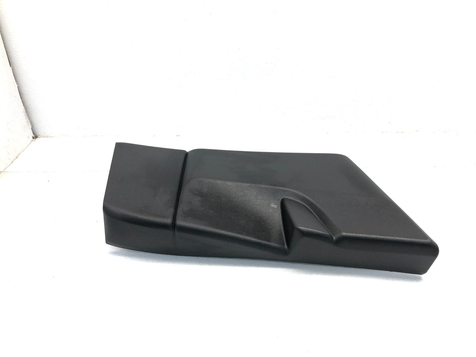 2017-2020 MASERATI LEVANTE RIGHT PASSENGER SIDE CENTER B PILLAR TRIM COVER OEM