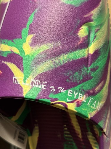 Nike EYBL Calm Slides 2024 "Benvenuti nella famiglia EYBL" MOLTO RARE - Foto 6 di 13