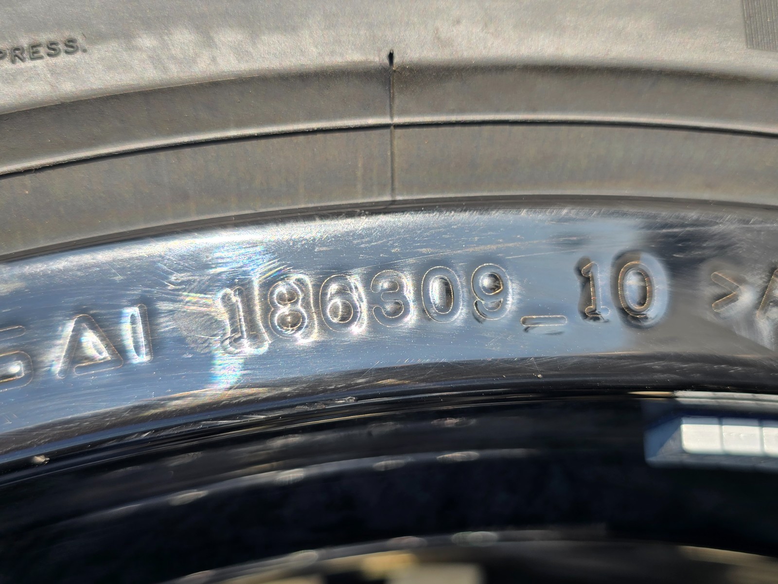 RARE:  23" Rolls Royce Cullinan OEM factory wheels & tires