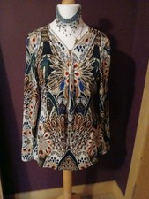 Top damski Izabel London rozm. 18 - pochlebny design, żywe kolory pawia