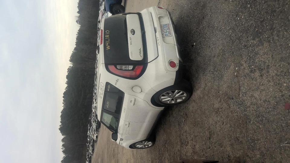 Conjunto de puerta delantera derecha usado se adapta a: Kia Soul 2018 eléctrico R. con vidrio solar Foto 2 de 4