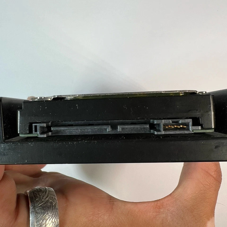 WD3000GLFS WESTERN DIGITAL 300GB LFF 3.5" SATA HARD DRIVE UNTESTED - Image 4 of 4