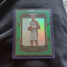 Panini Prizm Joe Ingles Milwaukee Bucks Green Prizm #107 Basketball Card 2022-23