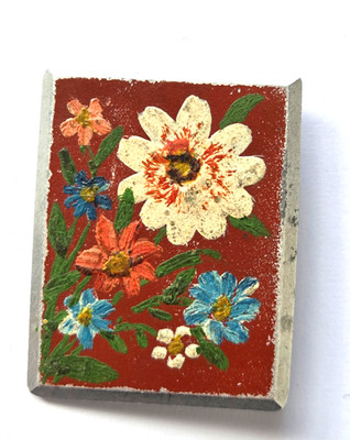 Anstecknadel ---Blume?-- evt. WHW