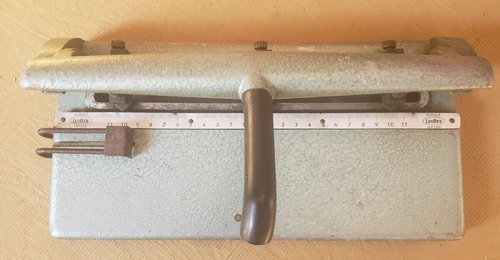 Vintage LeoBer 3 Loch Metall Papierstanzer verstellbar Industrie Steampunk - Bild 3 von 10